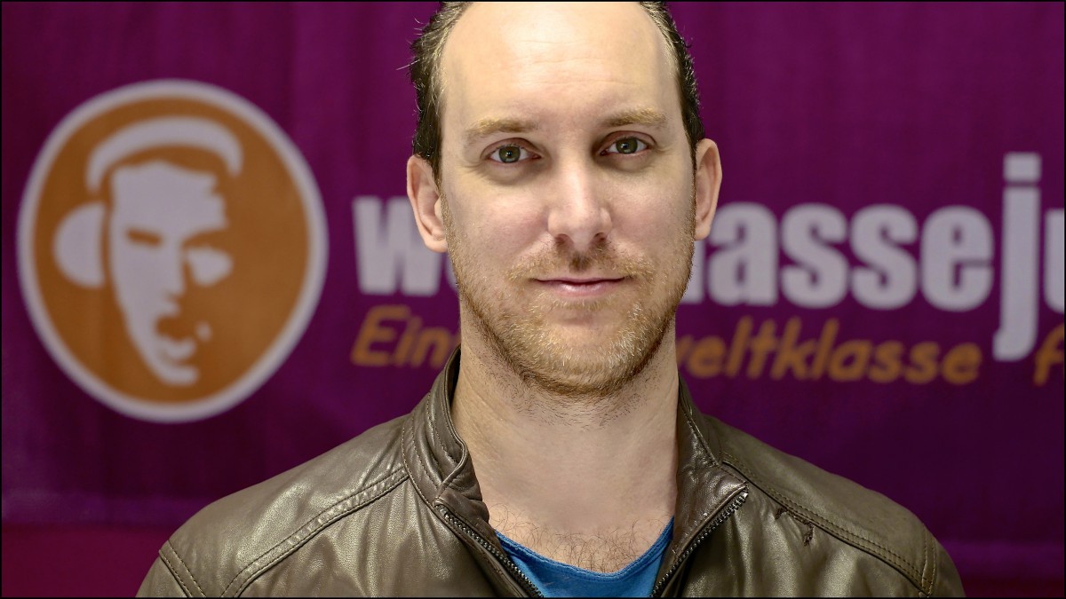 Melvin von evely.com